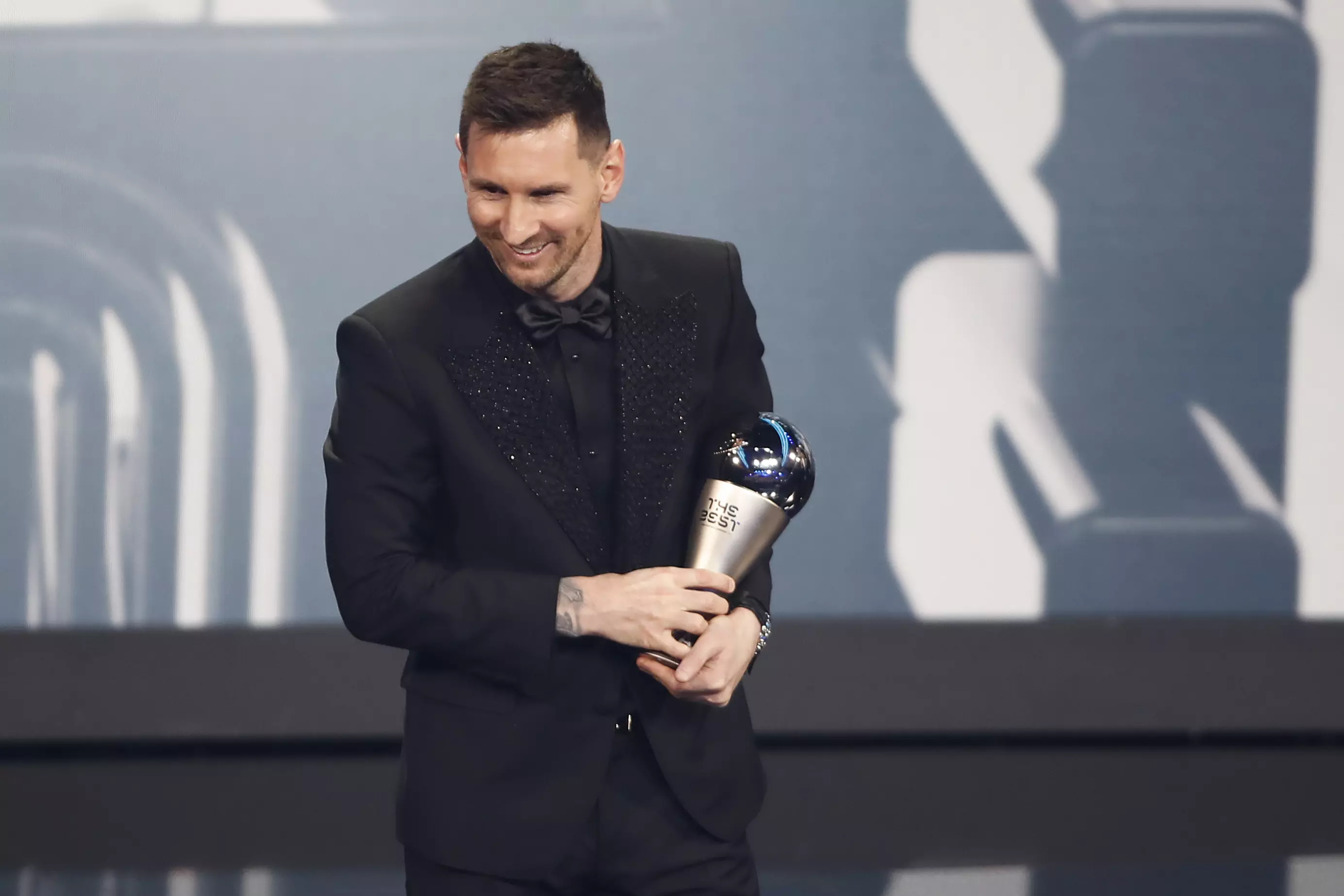 Lionel Messi Jadi Pemain Terbaik FIFA 2022, Kalahkan Mbappe Dan Benzema